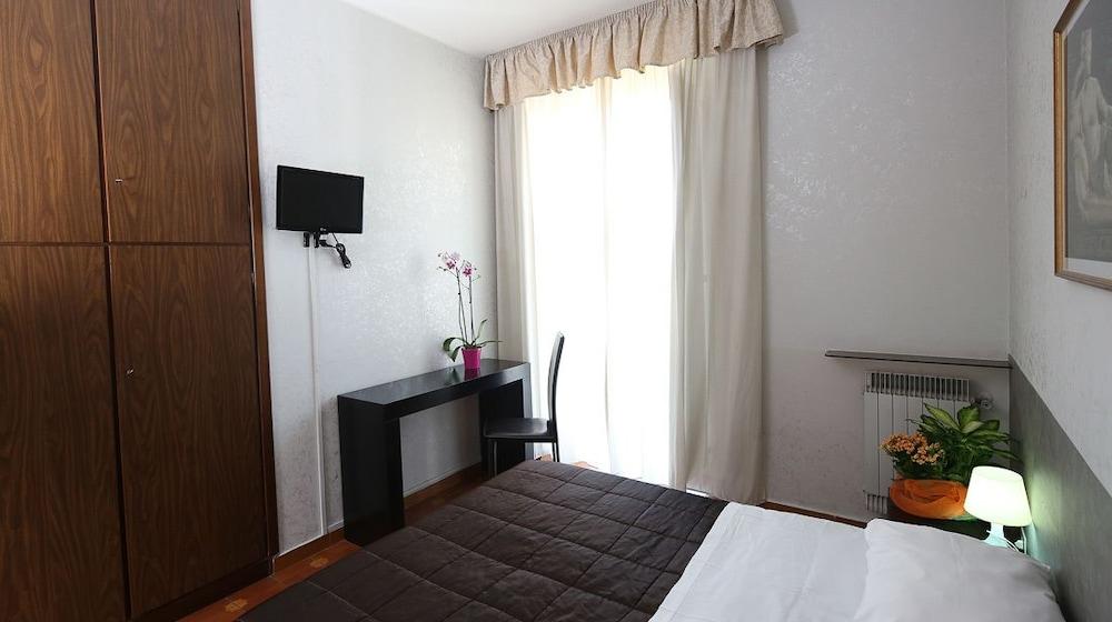 Roma Room Hotel Hotell